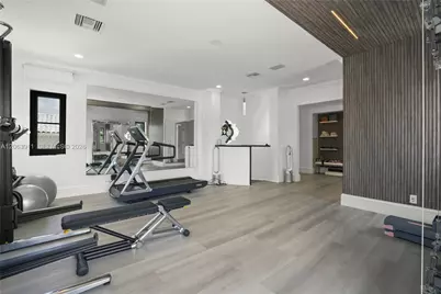 900 S Northlake Dr, Hollywood, FL 33019 - Photo 39