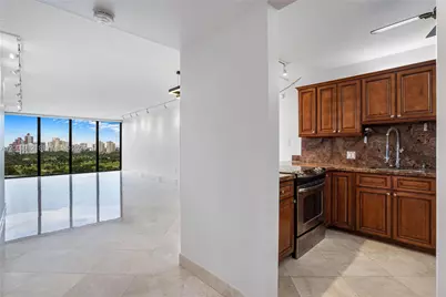 3375 N Country Club Dr #1605, Aventura, FL 33180 - Photo 7