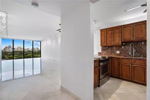 3375 N Country Club Dr, Aventura, FL 33180 - Photo 7