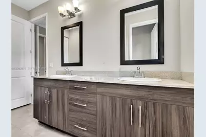 20973 NW 1st Dr, Pembroke Pines, FL 33029 - Photo 33