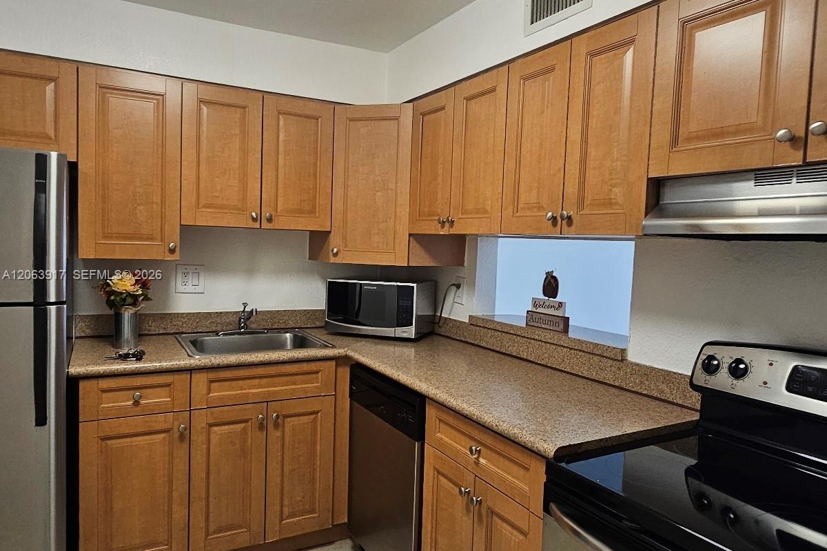 5201 Geneva Way #202 - 5201 Geneva Way #202, Doral, FL 33166 Luxury Property | Jose Angel Pina