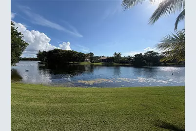 1028 Creekford Dr, Weston, FL 33326 - Photo 5