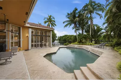 1028 Creekford Dr, Weston, FL 33326 - Photo 3