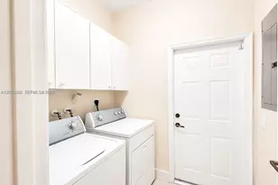 2703 Center Ct Dr, Weston, FL 33332 - Photo 13