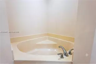 2703 Center Ct Dr, Weston, FL 33332 - Photo 19