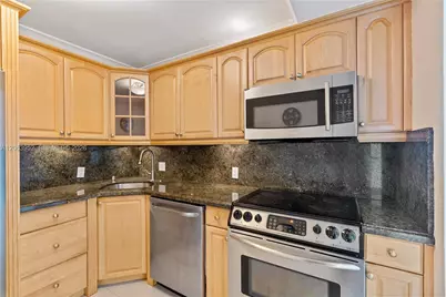 3675 N Country Club Dr #2208, Aventura, FL 33180 - Photo 29
