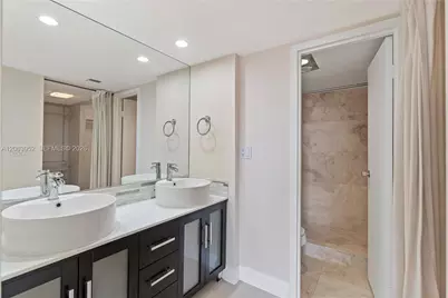 3675 N Country Club Dr #2208, Aventura, FL 33180 - Photo 17