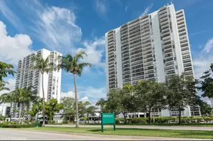 3675 N Country Club Dr, Aventura, FL 33180 - Photo 35