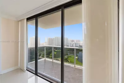 3675 N Country Club Dr #2208, Aventura, FL 33180 - Photo 7