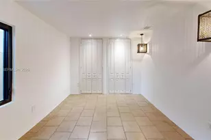 1112 NE 111th St, Miami, FL 33161 - Photo 9