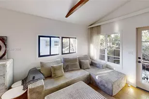 1112 NE 111th St, Miami, FL 33161 - Photo 17