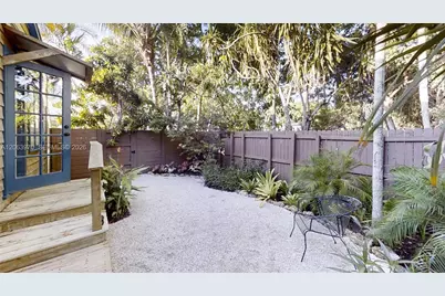 1112 NE 111th St, Miami, FL 33161 - Photo 15