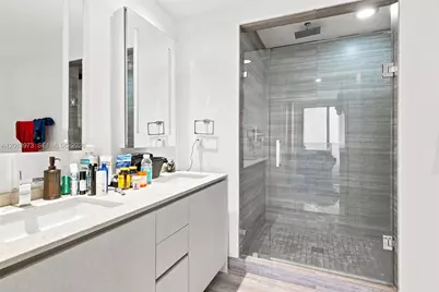 1010 Brickell Ave #2403, Miami, FL 33131 - Photo 19