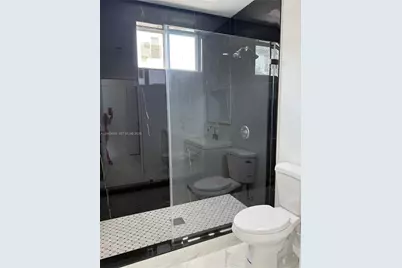 2100 NW 102nd St #1, Miami, FL 33147 - Photo 25