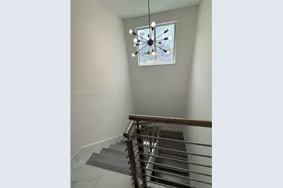 2100 NW 102nd St #1, Miami, FL 33147 - Photo 37