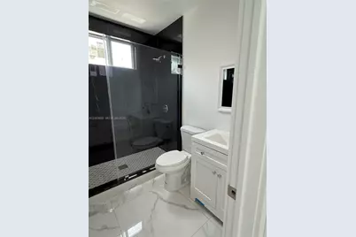 2100 NW 102nd St #1, Miami, FL 33147 - Photo 33