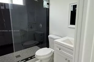 2100 NW 102nd St, Miami, FL 33147 - Photo 33