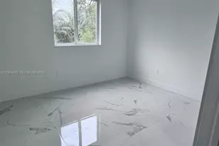 2100 NW 102nd St, Miami, FL 33147 - Photo 17