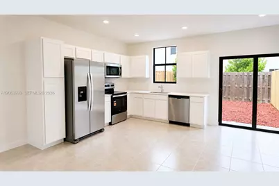 1381 NE 4th Ave #1381, Florida City, FL 33034 - Photo 5
