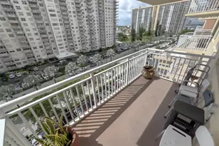 251 174th St, Sunny Isles Beach, FL 33160 - Photo 37