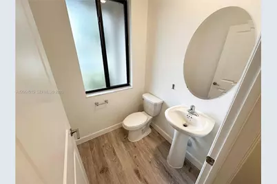 967 NE 211th St, Miami, FL 33179 - Photo 3