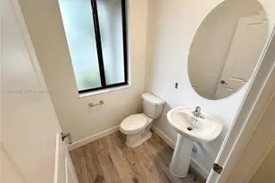 967 NE 211th St, Miami, FL 33179 - Photo 3