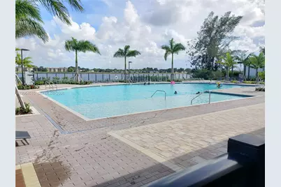 967 NE 211th St, Miami, FL 33179 - Photo 17