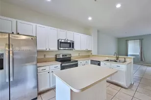 3182 N Greenleaf Cir, Boynton Beach, FL 33426 - Photo 5