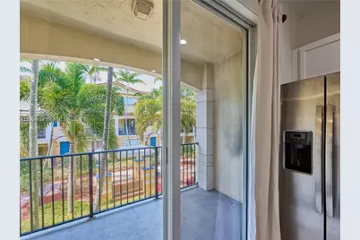 3182 N Greenleaf Cir, Boynton Beach, FL 33426 - Photo 7