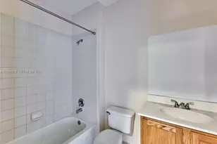 3182 N Greenleaf Cir, Boynton Beach, FL 33426 - Photo 9