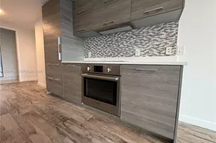 650 NE 32nd St, Miami, FL 33137 - Photo 5