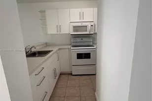 929 Coral Club Dr, Coral Springs, FL 33071 - Photo 13