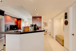 2307 NE 7th St, Hallandale Beach, FL 33009 - Photo 5