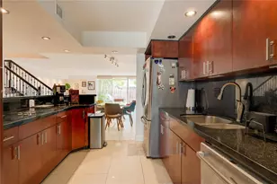 2307 NE 7th St, Hallandale Beach, FL 33009 - Photo 9