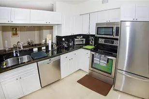 17150 N Bay Rd, Sunny Isles Beach, FL 33160 - Photo 9