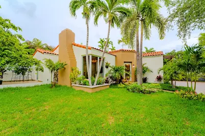 2483 SW 24th St, Miami, FL 33145 - Photo 9