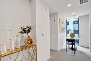 121 NE 5th St, Miami, FL 33132 - Photo 3