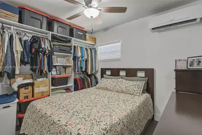 11621 NW 58th Pl, Hialeah, FL 33012 - Photo 9