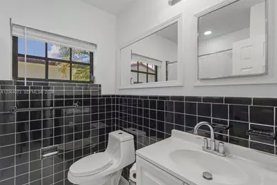11621 NW 58th Pl, Hialeah, FL 33012 - Photo 19