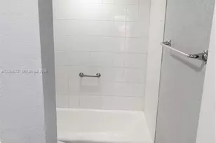 9405 SW 76th St, Miami, FL 33173 - Photo 19