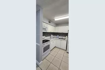 9405 SW 76th St #Y32, Miami, FL 33173 - Photo 1