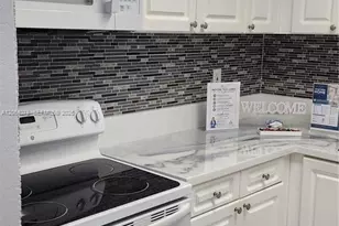 9405 SW 76th St, Miami, FL 33173 - Photo 25