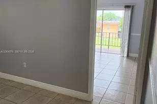 9405 SW 76th St, Miami, FL 33173 - Photo 7