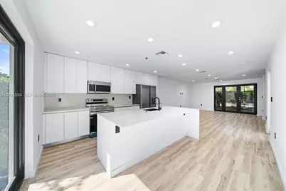 11 NE 51 St #B, Miami, FL 33137 - Photo 3