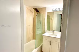 1750 N Bayshore Dr, Miami, FL 33132 - Photo 15