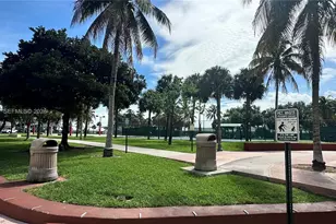 1750 N Bayshore Dr, Miami, FL 33132 - Photo 17