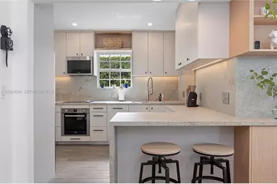 2451 SW 25th St, Miami, FL 33133 - Photo 21