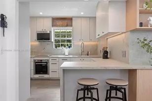2451 SW 25th St, Miami, FL 33133 - Photo 21