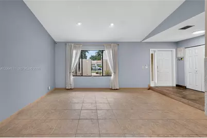 16831 Patio Village Ln, Weston, FL 33326 - Photo 9