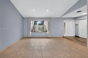 16831 Patio Village Ln, Weston, FL 33326 - Photo 9